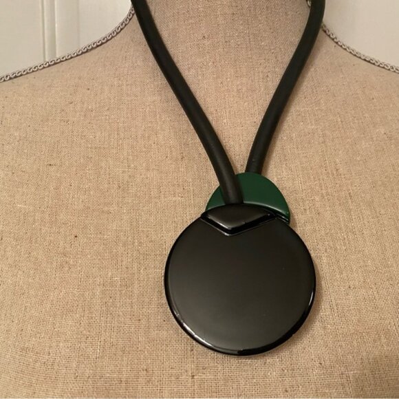 NECKLACE MODERNIST LUCITE DISCS DARK GRAY GREEN BLACK RUBBER MAGNETIC 24” - Picture 10 of 14